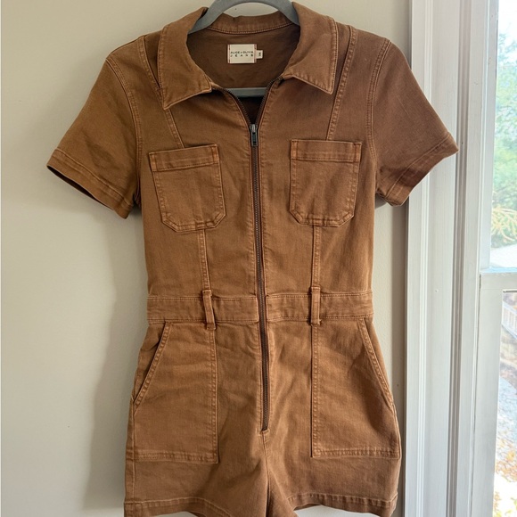 Alice + Olivia Camel Jean Short Romper Jumpsuit - Picture 7 of 12